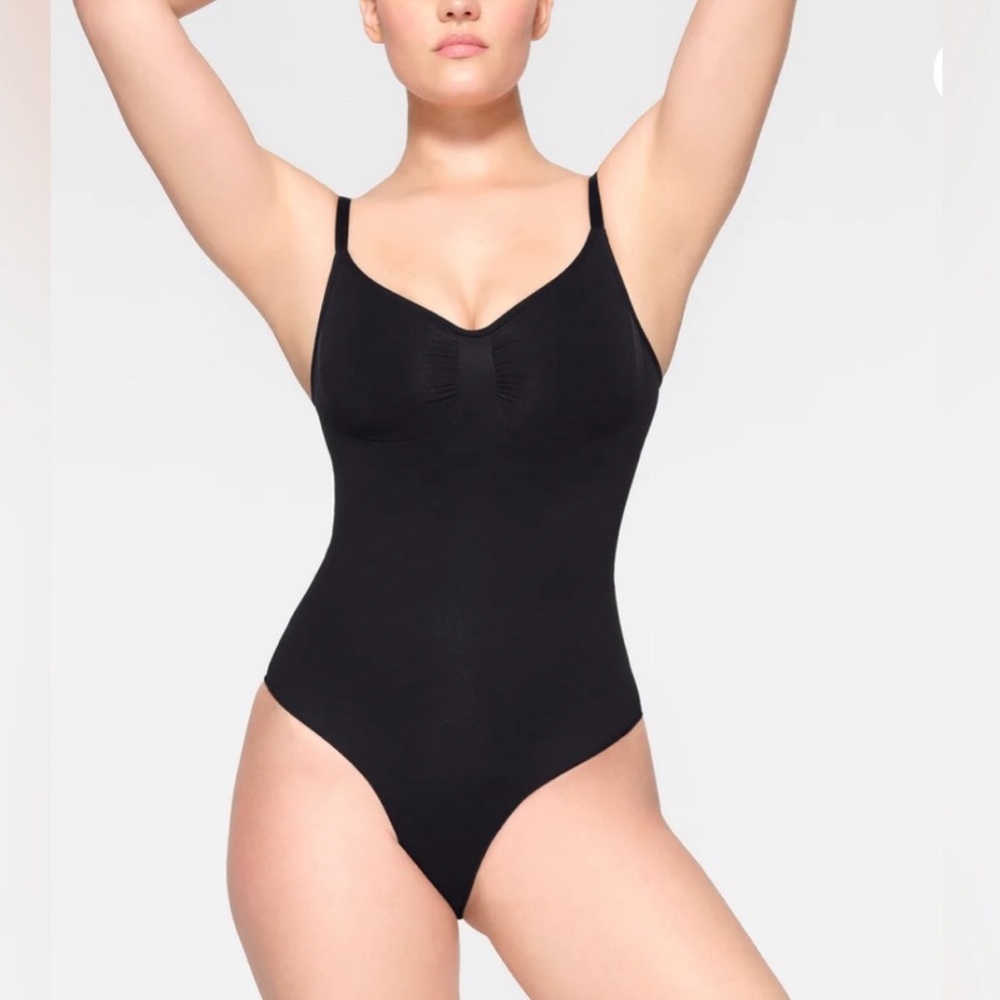 Skims Seamless Sculpting Black Thong Bodysuit L/XL